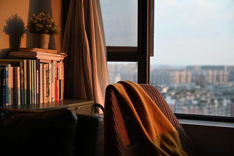 Simple Ways to Create a Cozy Reading Nook at Home